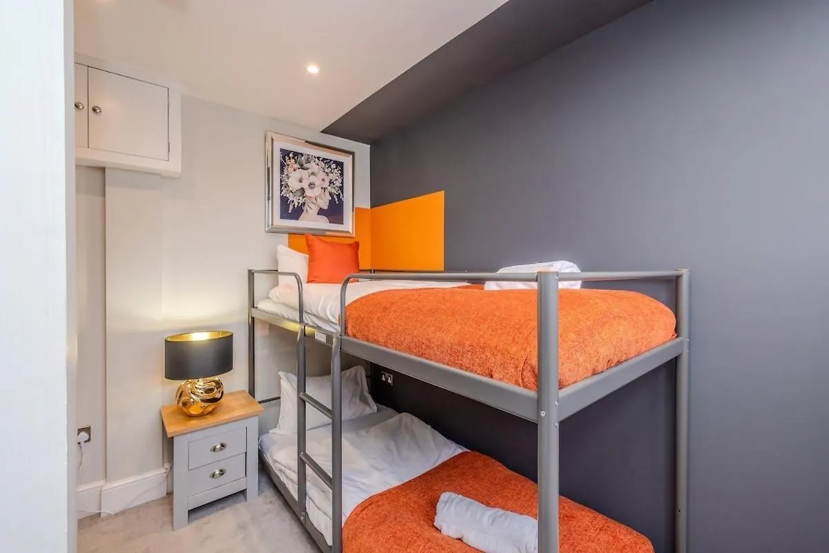 2 Bedroom Flat With Sea View And Free Parking برايتون شقة
