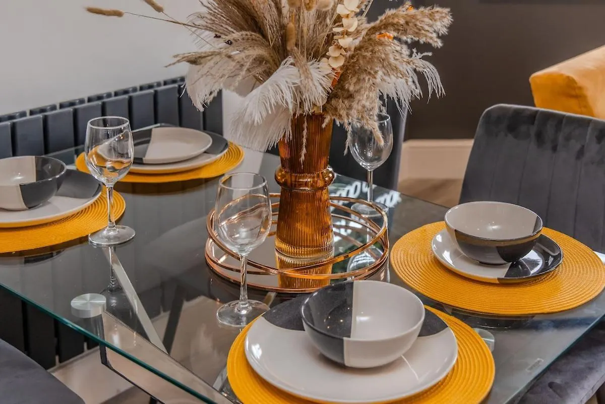 2 Bedroom Flat With Sea View And Free Parking برايتون
